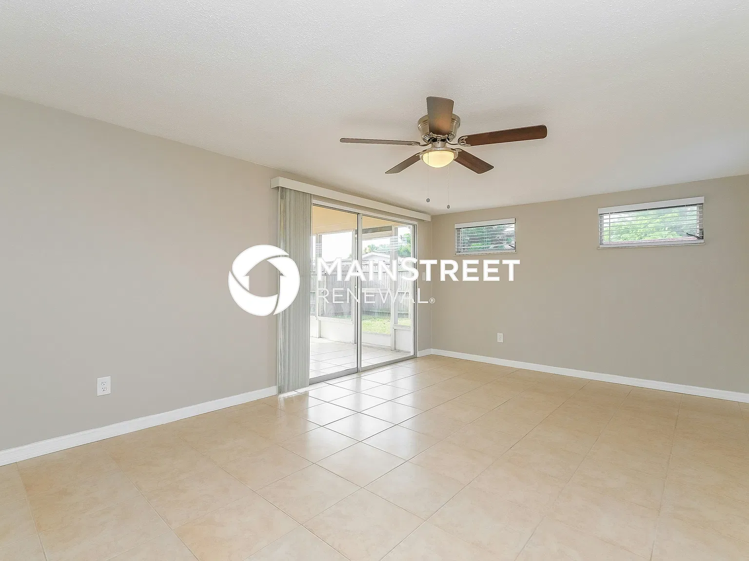 3048 Salisbury Dr — Photo 2