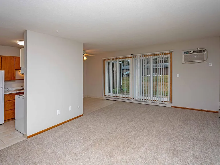 Edgerton Highlands Apartments — Photo 28