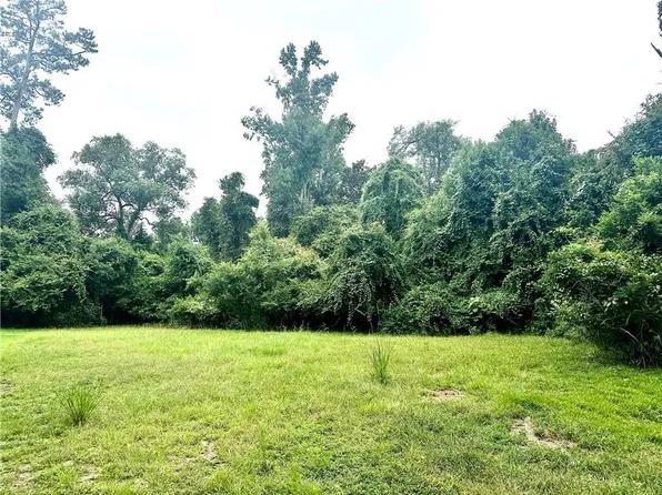 9 W 10th Ave #A, Covington, LA 70433