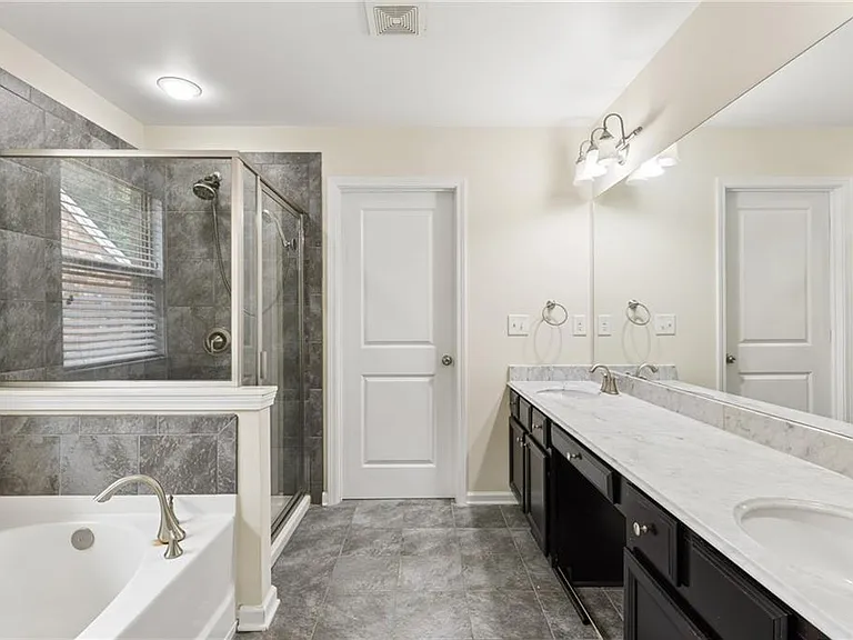 5011 Morriscastle Dr — Photo 29