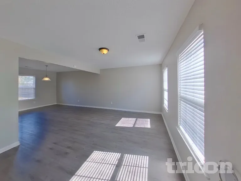 142 Quiet Grove Dr — Photo 2