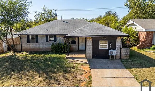 3721 Parkwoods Ln — Photo 2