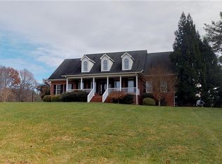 256 Stonecroft Rd, Mount Airy, NC 27030