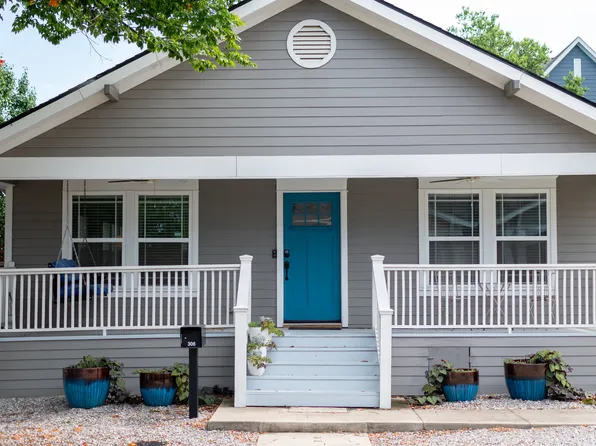 306 E Walker St, McKinney, TX 75069
