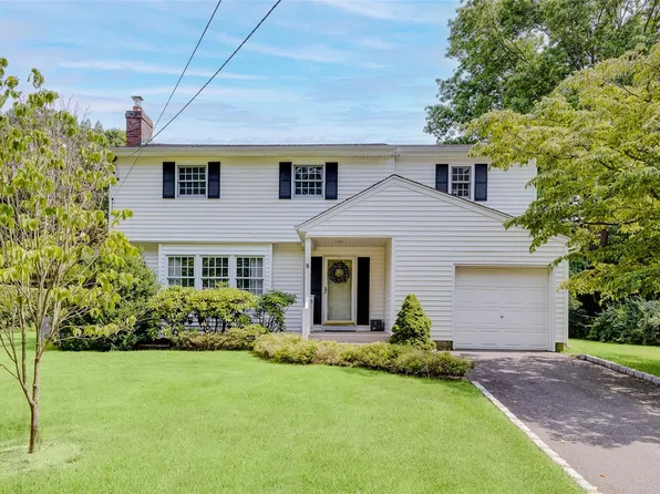 8 Bowdon Road, Greenlawn, NY 11740