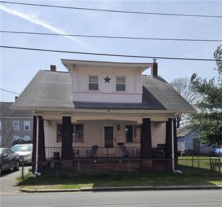 85 Hughes Ave, Pawtucket, RI, 02861
