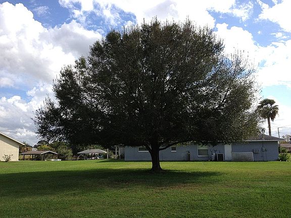 5th image of 176 Autumn Ave