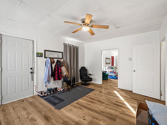 5th image of 809 Rose St