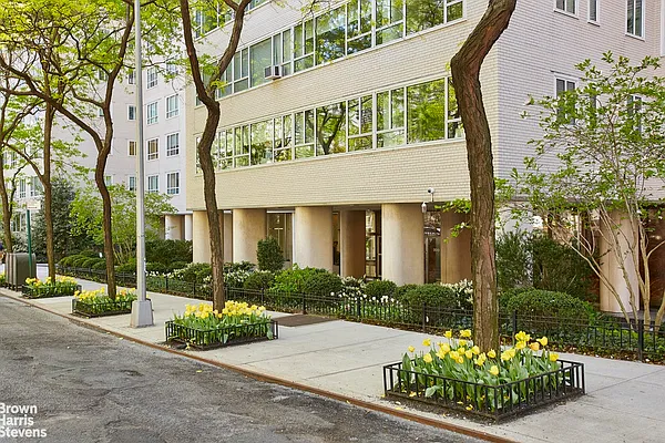 Rented by Brown Harris Stevens | media 25