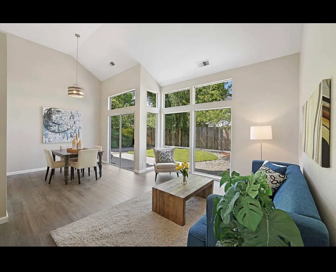 1736 Valdora St — Photo 2