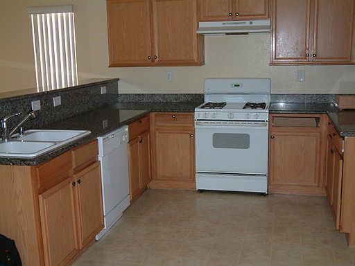 3rd image of 5930 Mount Flora Ct