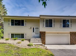 1827 W 140th St, Burnsville, MN 55337