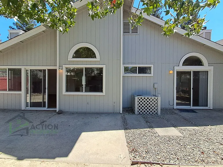 3835 Hunters Glen Pl — Photo 24