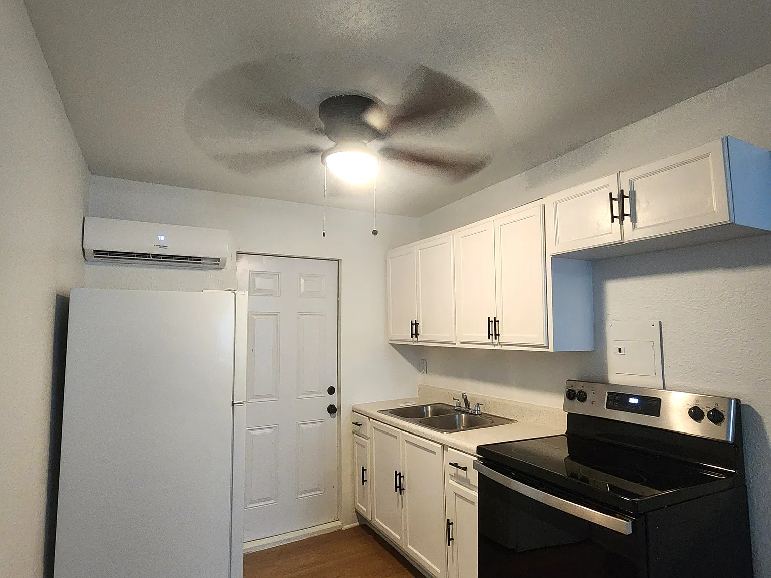 2996 Francis Avenue - 6 — Photo 3