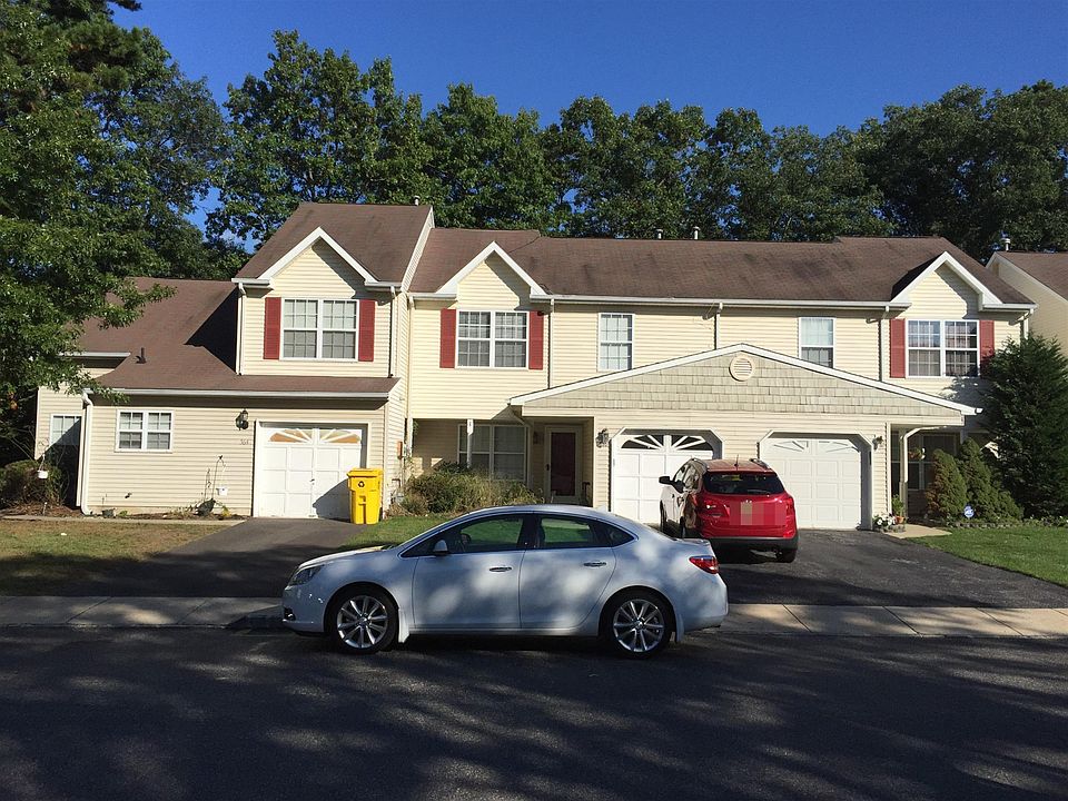 1st image of 568 Woodbine Ln