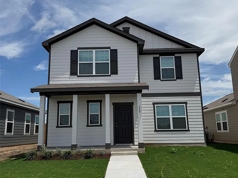 520 McFadin Way S — Photo 2