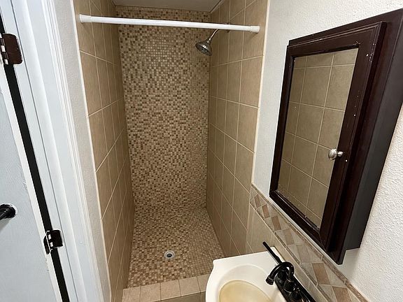 4th image of 13242 2nd St #2
