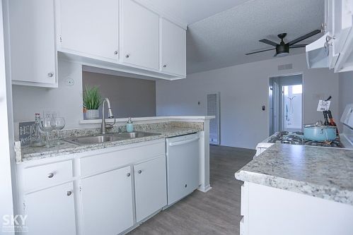 3rd image of 6225 Fulton Ave APT 2