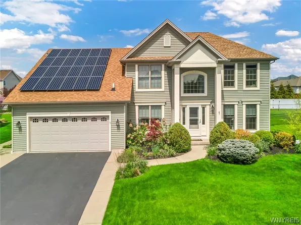 11 Sterling Pl, Lancaster, NY 14086