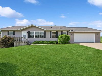 2590 Meadow View Dr, Urbana, IA, 52345