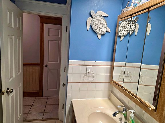 5th image of 2646 N Farmingdale Rd
