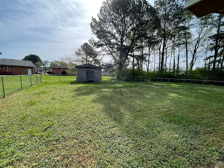 1341 Devonshire Ct — Photo 17