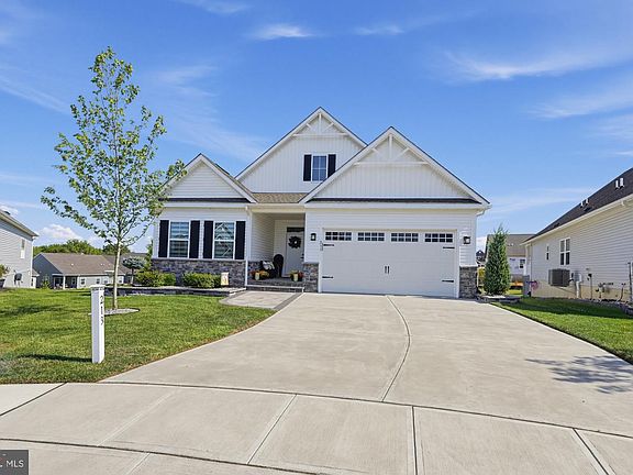 2nd image of 213 Nixon Ct