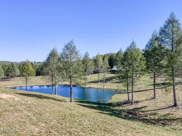 4832 Lovejoy Ln, Monterey, TN 38574