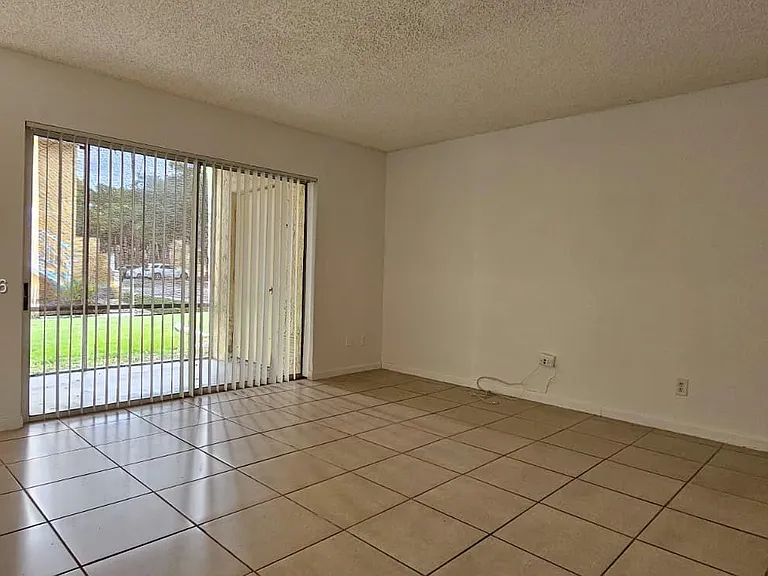 990 Coral Club Dr #990 — Photo 3