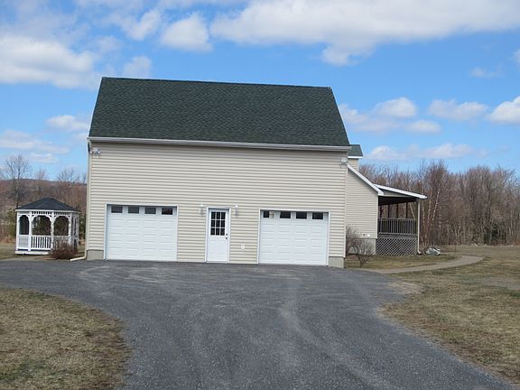 2nd image of 103 Roeliff Meadows Dr