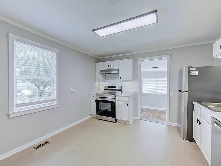 322 S Kilbourne Rd — Photo 10