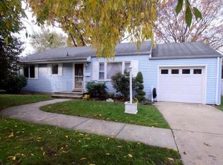 586 Hopping Rd, Belford, NJ 07718