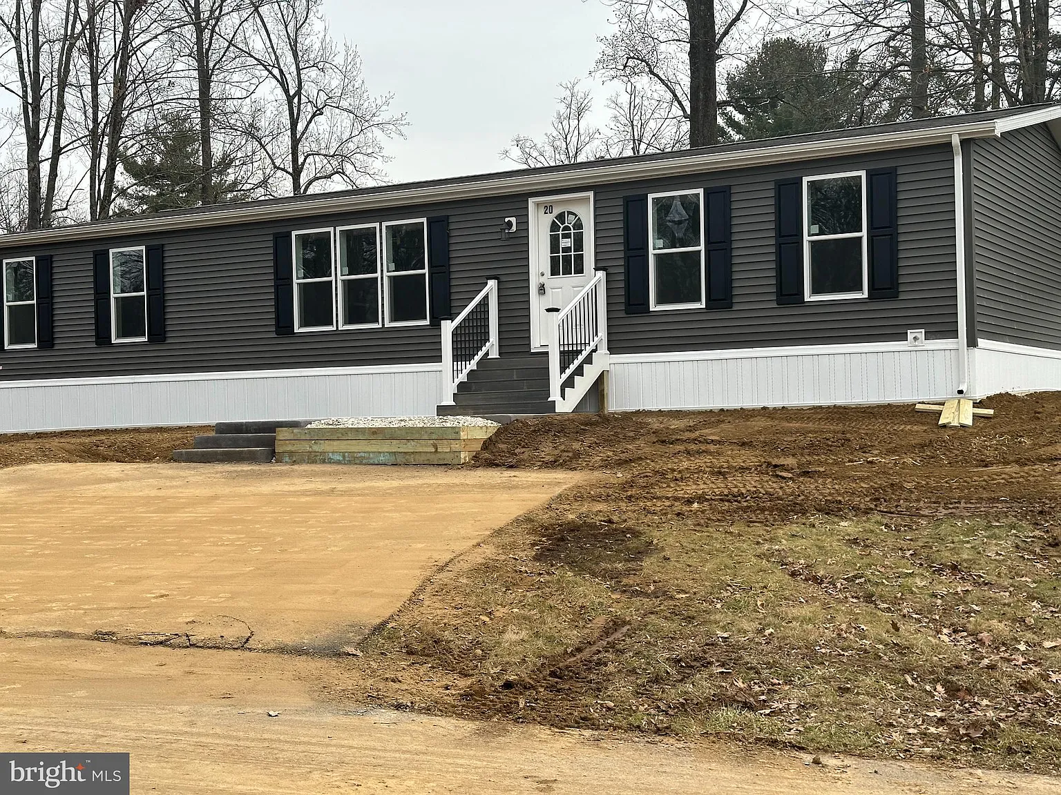 20 Hickory Dr photo 1