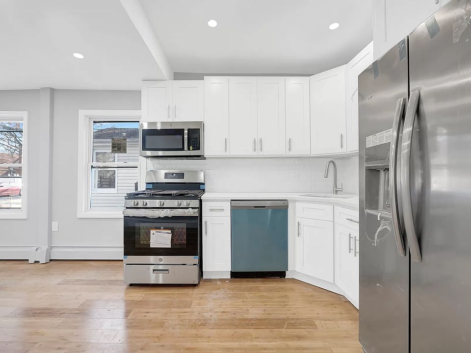 1st image of 10942 175th St