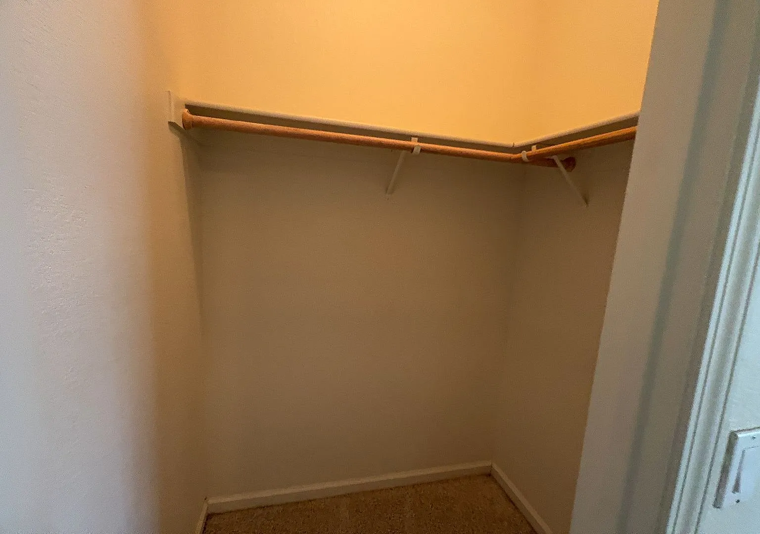 Located on Cul-De-Sac 4 bedroom 3 bedroom — Photo 3