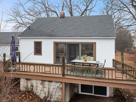 3rd image of 8951 Jackman Rd