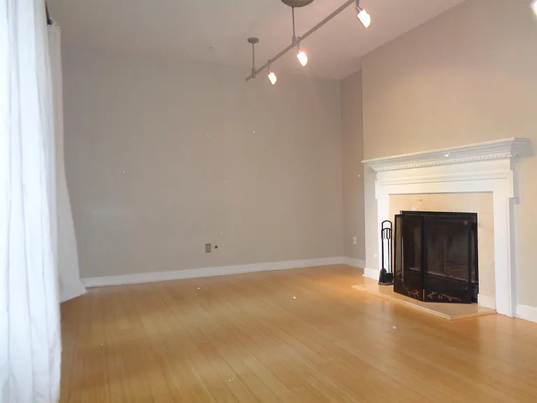 252 E Davie St #1 — Photo 7
