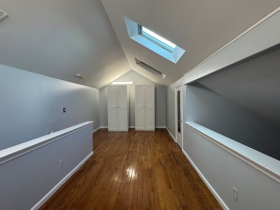 Office Space with 3 Sunroofs proving amazing ambience and lighting