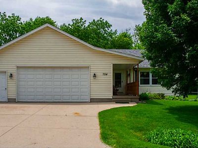 724 Westland Rd NW, Cedar Rapids, IA, 52405