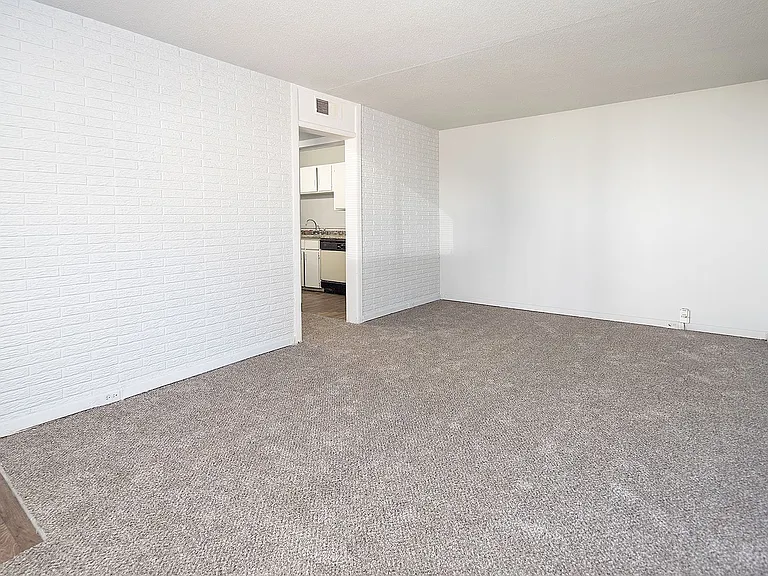 Lynnwood Garden Apartments — Photo 52