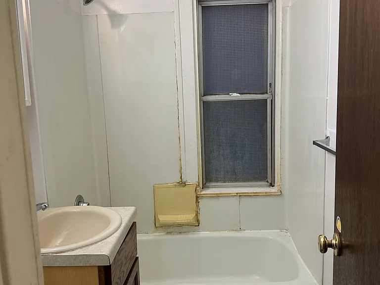 525 State St — Photo 9