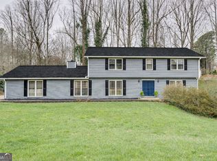 1290 Oakhaven Dr, Roswell, GA 30075