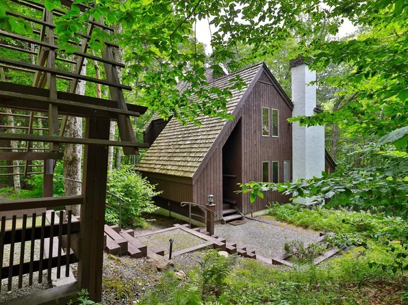 916 Salt Ash Road, Plymouth, VT 05056