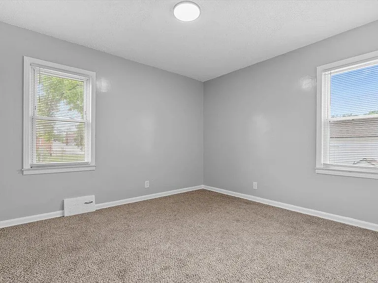19953 Regent Dr — Photo 14