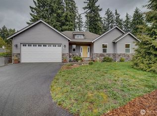 2038 NE Laurie Vei Loop, Poulsbo, WA 98370