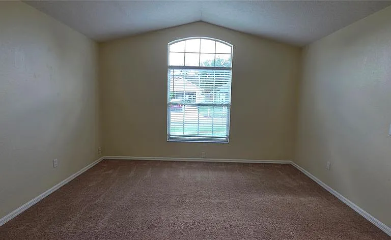 2546 Siena Way — Photo 9