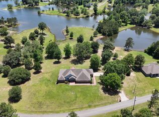 87 N Highlands Dr, Poplarville, MS 39470