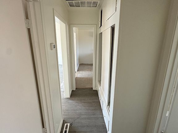 2nd image of 1562 Swalls Ln