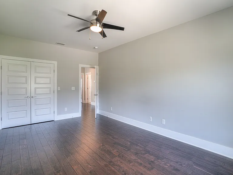 908 Youngs Ln — Photo 11