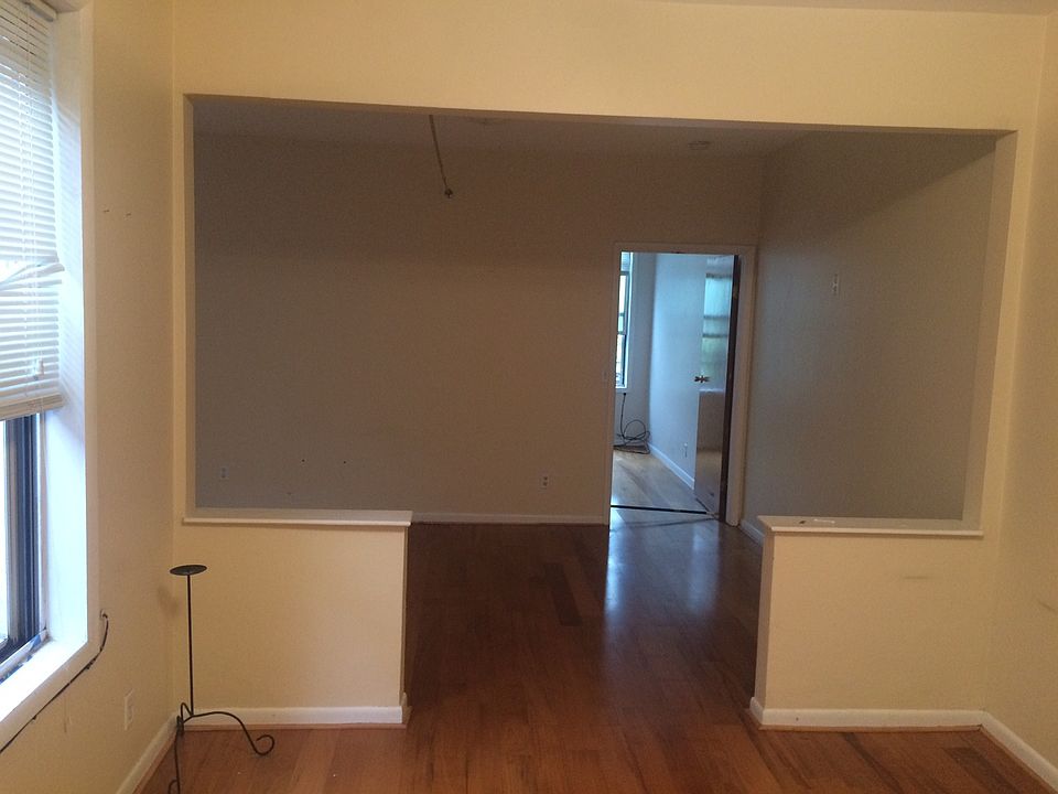 1st image of 3115 Ditmars Blvd